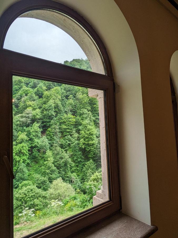 Hotel Vanatun, Haghartsin Monastery Teghut Bagian luar foto