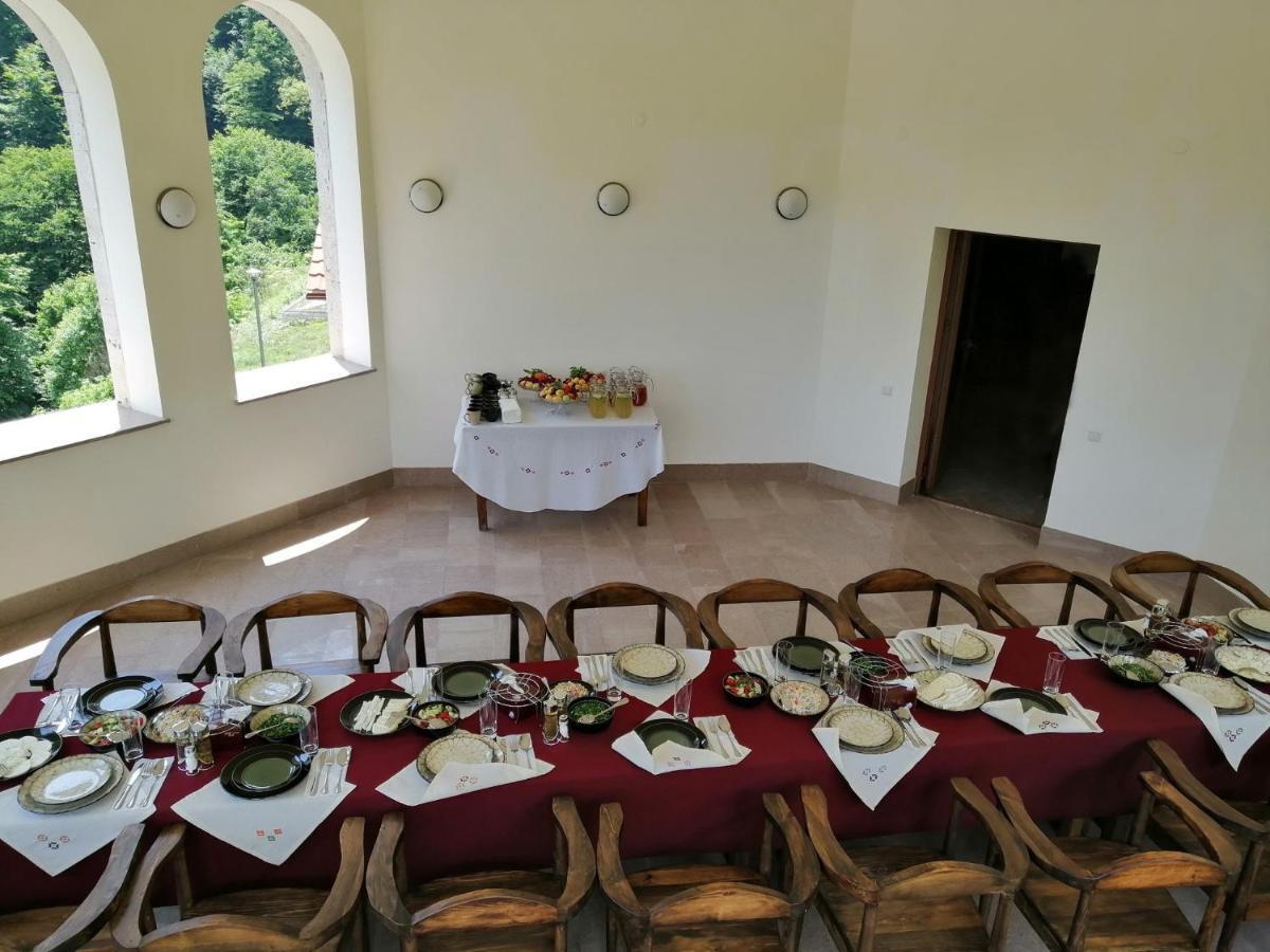 Hotel Vanatun, Haghartsin Monastery Teghut Bagian luar foto